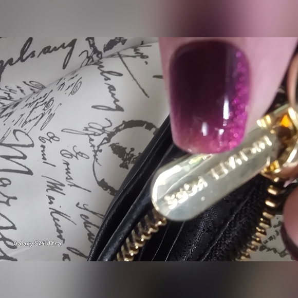 MICHAEL Michael KORS Sequined & Leather Wristlet EUC 7.5"×4" - Picture 9 of 12